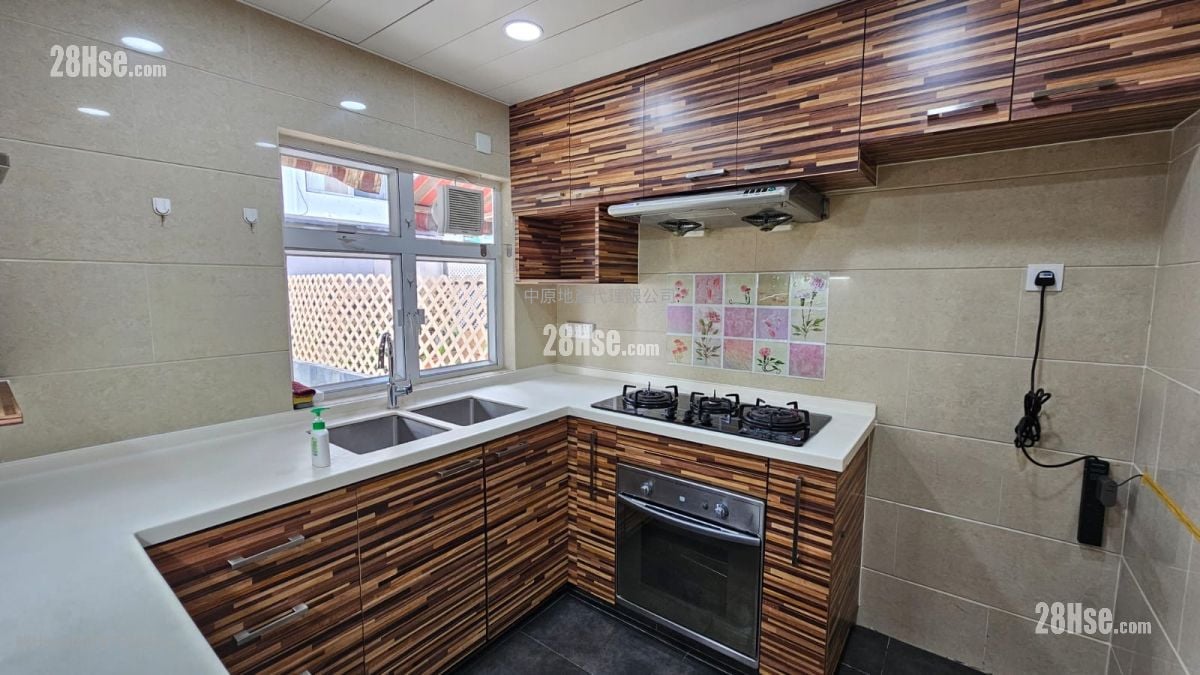 Fairview Park Sell 3 Bedrooms , 3 Bathrooms 840 ft²