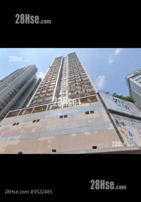 Town Square Rental 3 Bedrooms , 2 Bathrooms 745 ft²