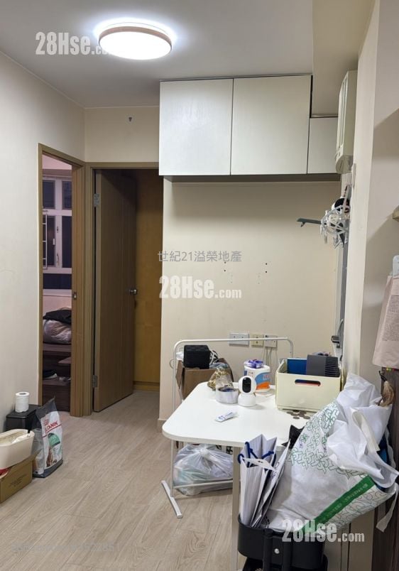 新成中心 租盘 2 房 , 1 浴室 353 平方尺