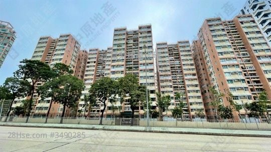 Balwin Court Rental 3 Bedrooms , 2 Bathrooms 639 ft²