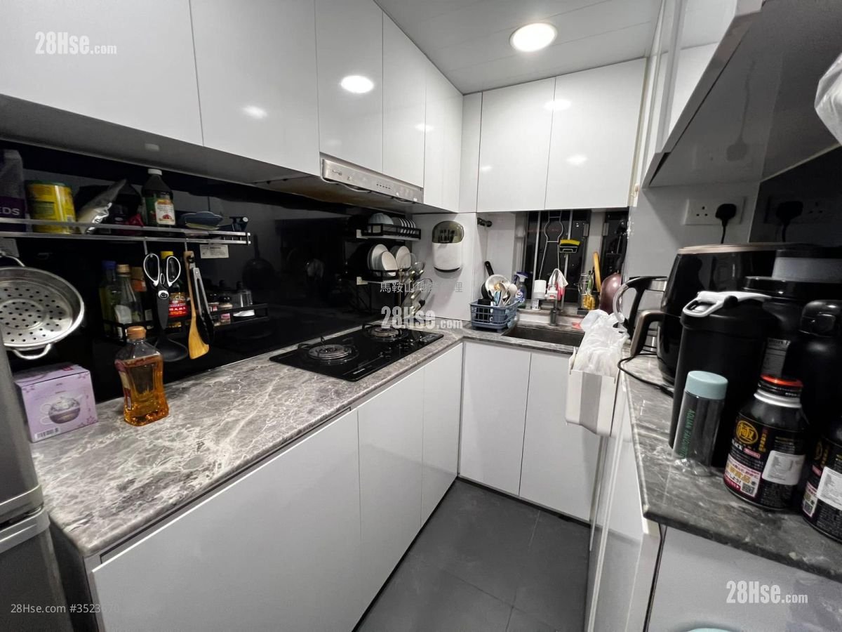 Kam Lung Court Rental 2 Bedrooms , 1 Bathroom 401 ft²