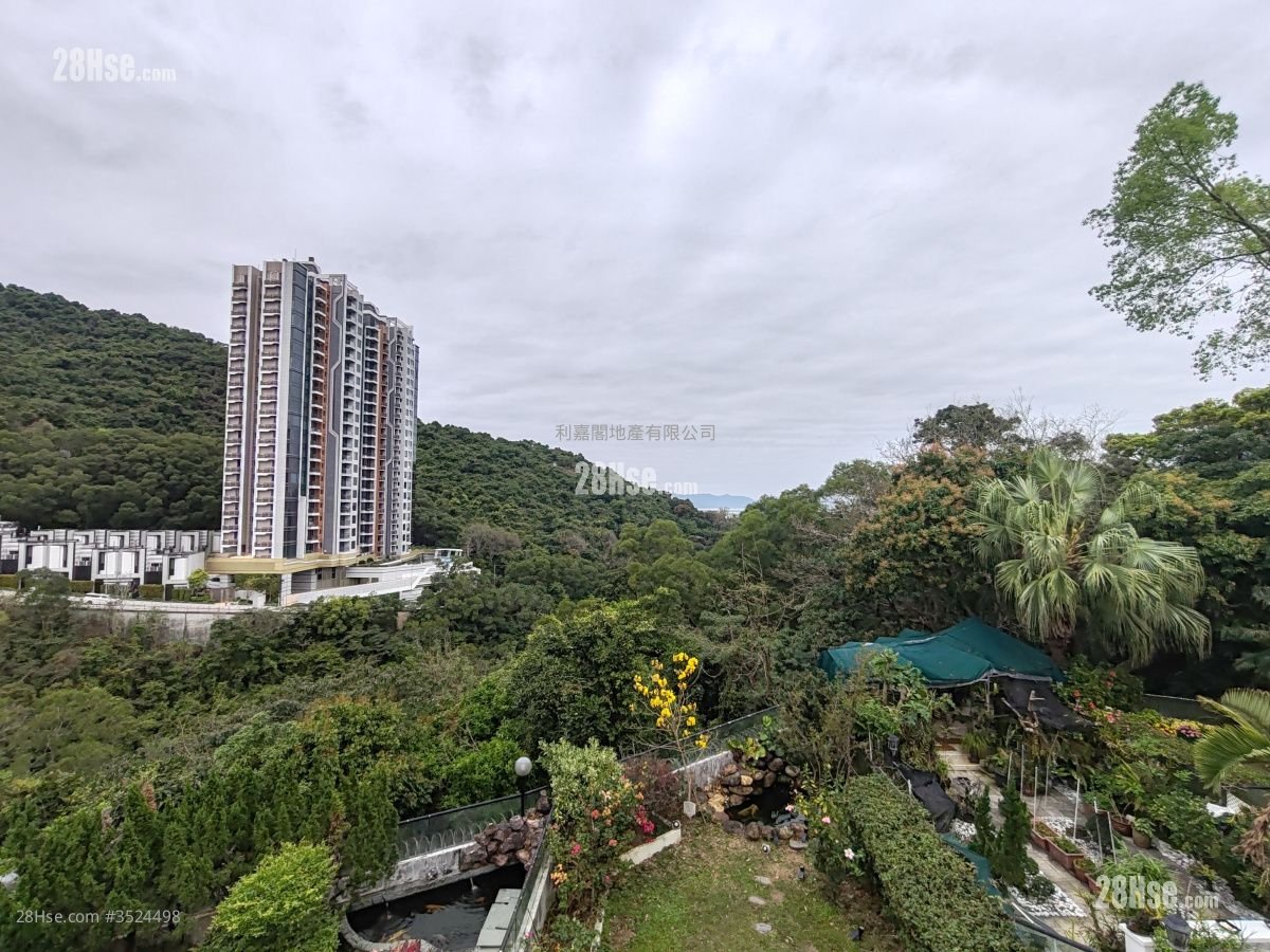 Wesley Villa Rental 4 Bedrooms , 2 Bathrooms 1,624 ft²