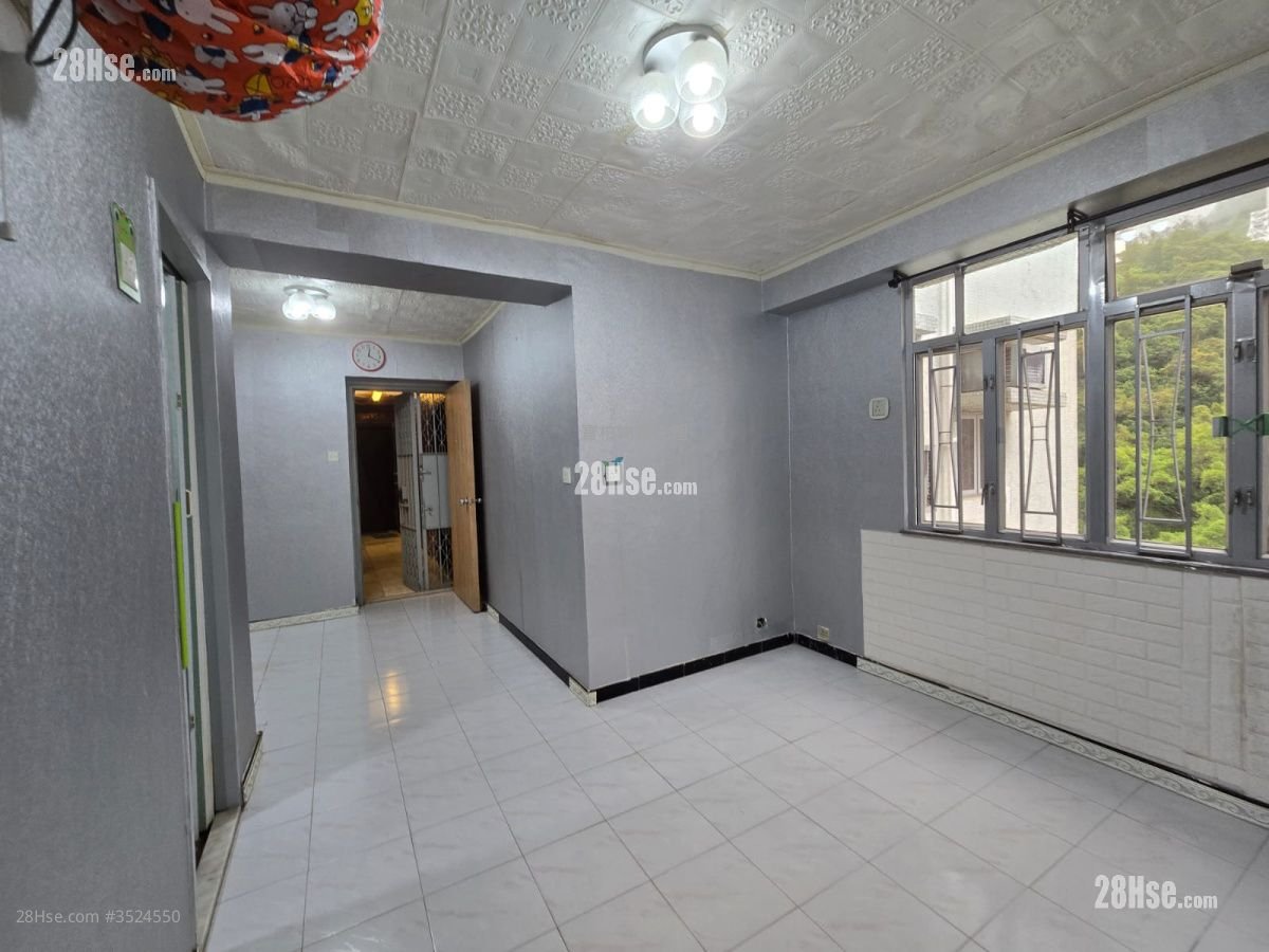 Pearl Court Sell 2 Bedrooms , 1 Bathroom 435 ft²