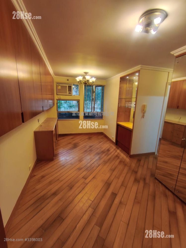 Lok Nga Court Sell 447 ft²
