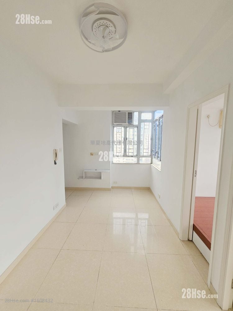 Deltec Court Rental 2 Bedrooms , 1 Bathroom 309 ft²