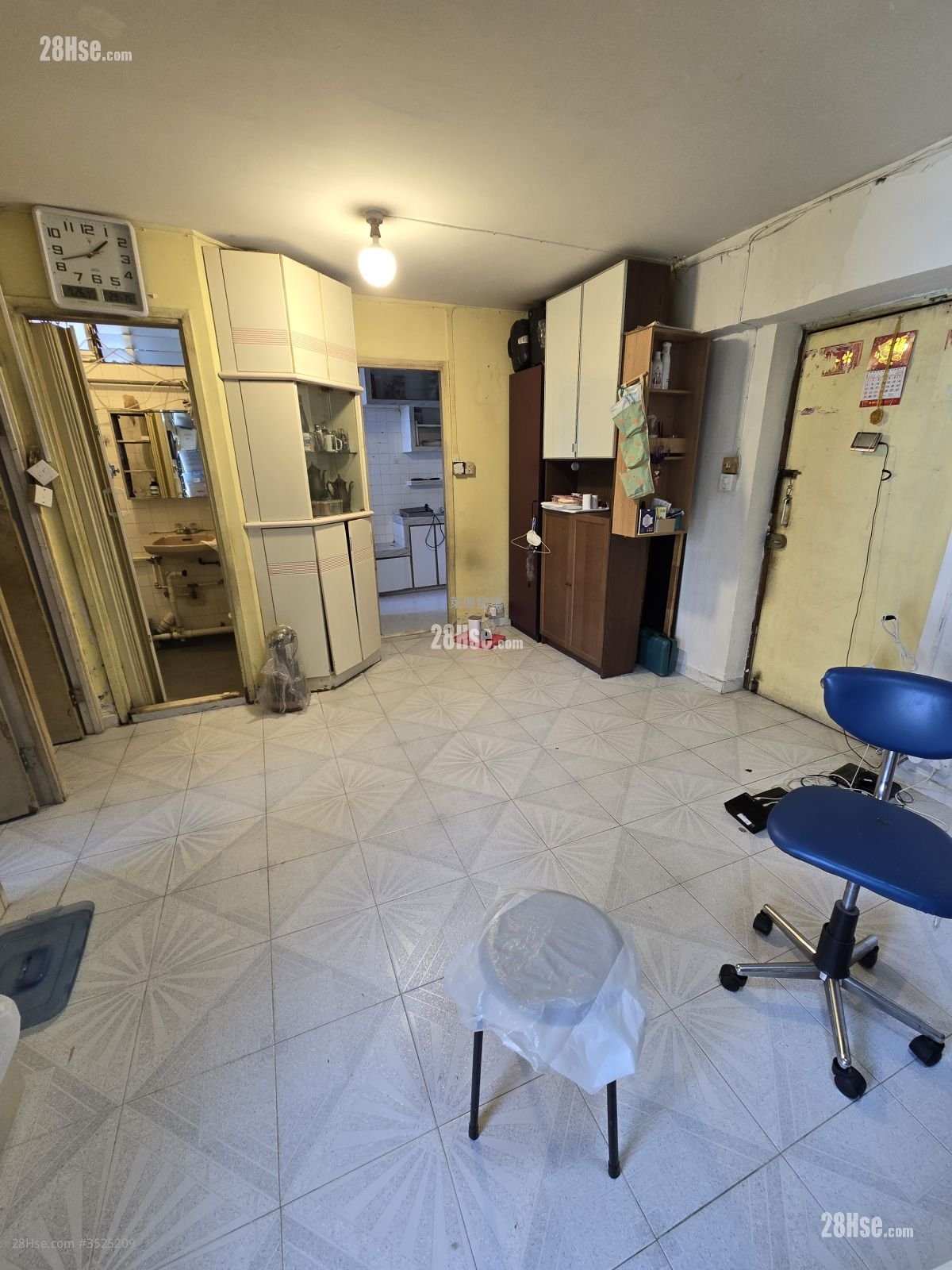 Fung Tak Estate Sell 2 Bedrooms , 1 Bathroom 443 ft²