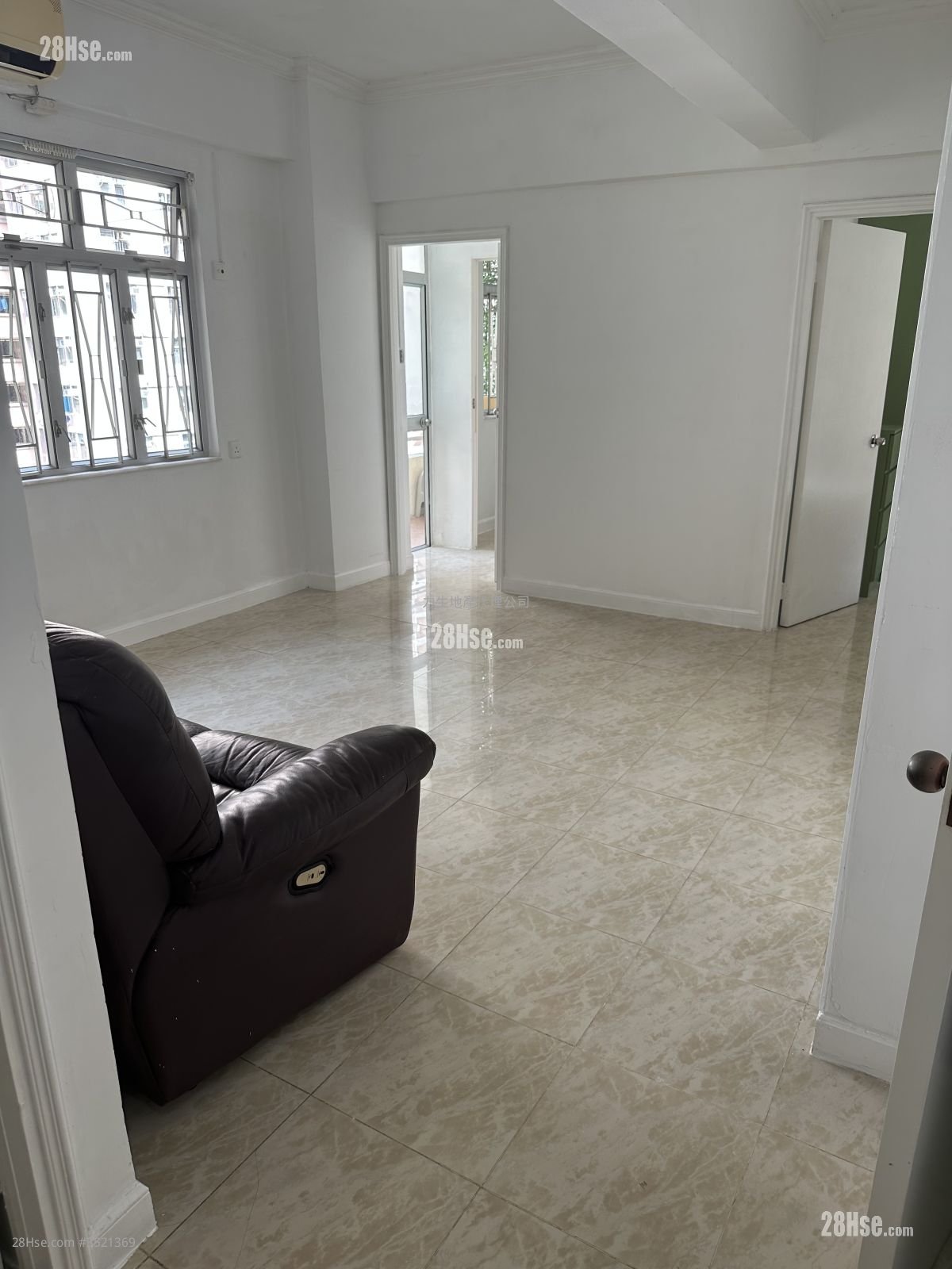 Moonway Mansion Rental 3 Bedrooms , 1 Bathroom 574 ft²