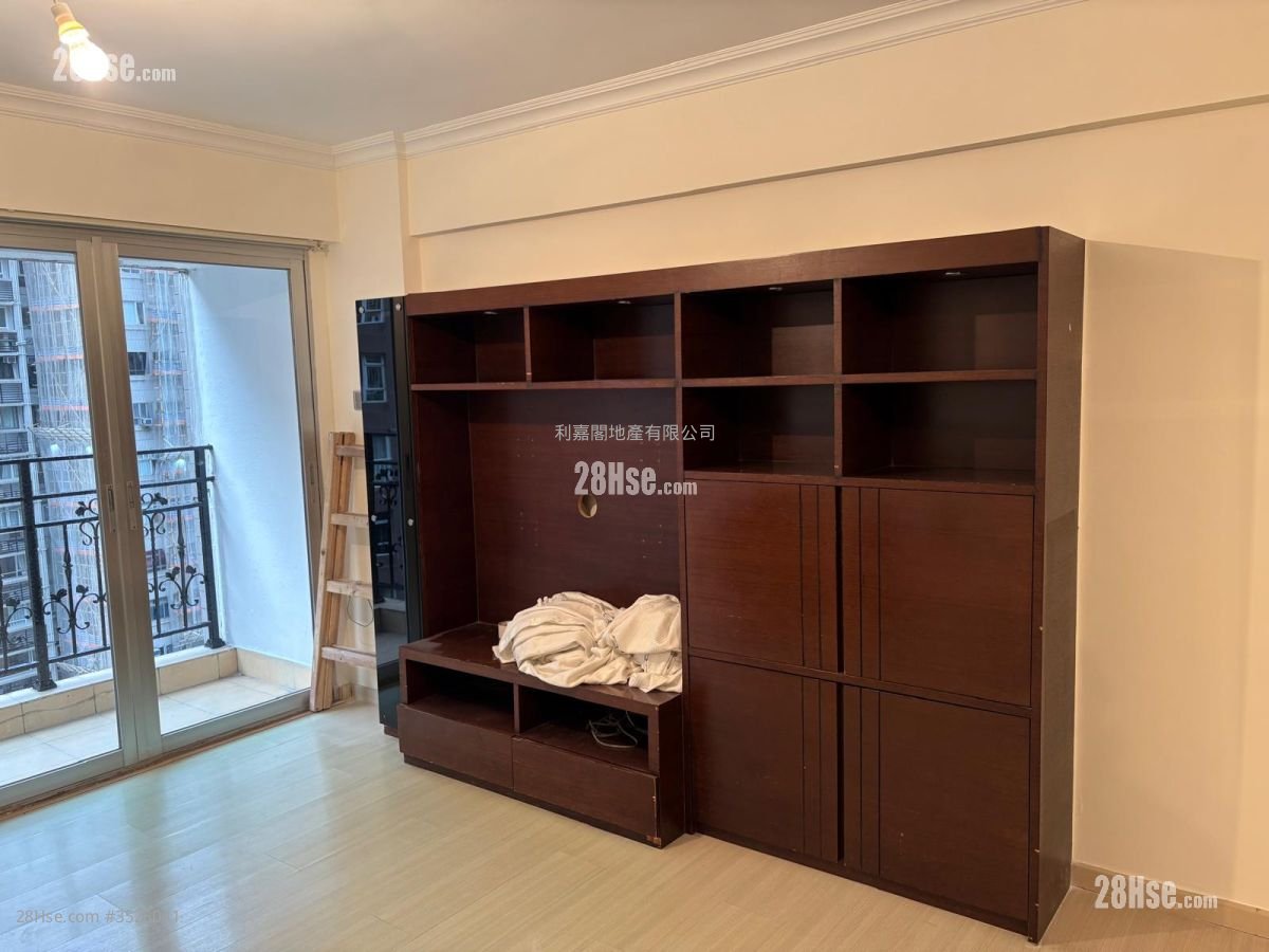 Flora Garden Rental 3 Bedrooms , 2 Bathrooms 837 ft²