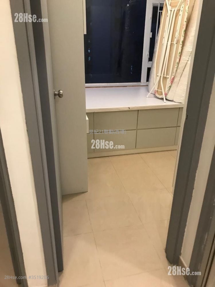 Kam Kwan Building Sell 2 Bedrooms , 1 Bathroom 314 ft²