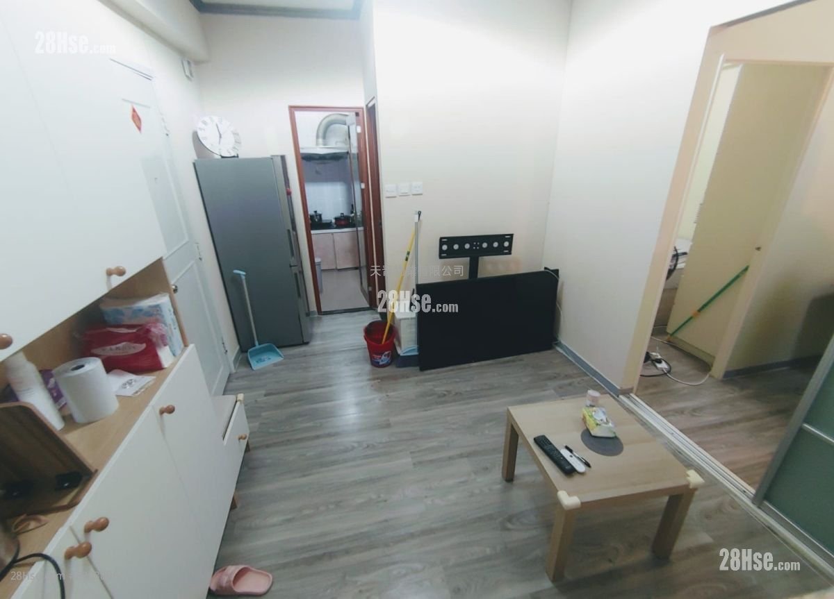 Tien Hung Building Sell 2 Bedrooms , 1 Bathroom 316 ft²