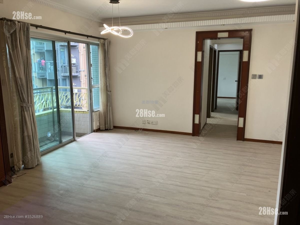 Sereno Verde Sell 4 Bedrooms , 2 Bathrooms 763 ft²