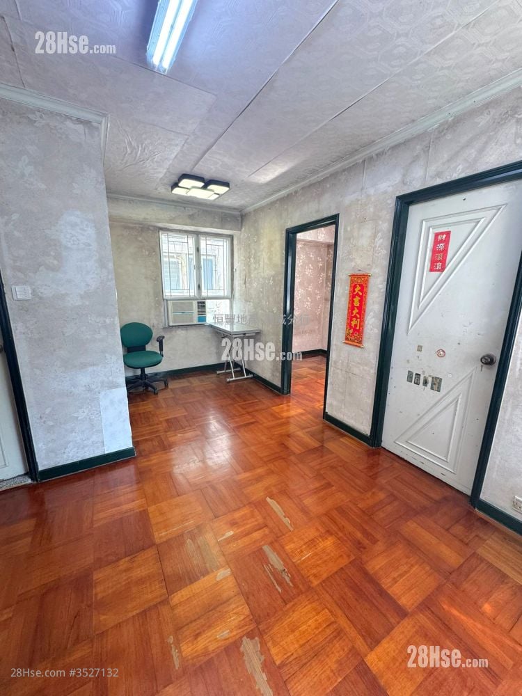 Koway Court Sell 2 Bedrooms , 1 Bathroom 396 ft²