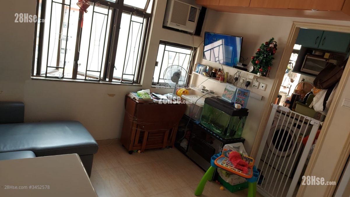 Ka Shun Building Sell 2 Bedrooms , 1 Bathroom 276 ft²