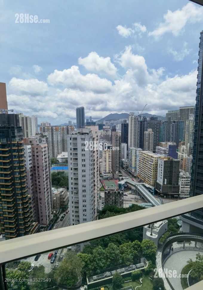 In One Rental 2 Bedrooms , 1 Bathroom 461 ft²