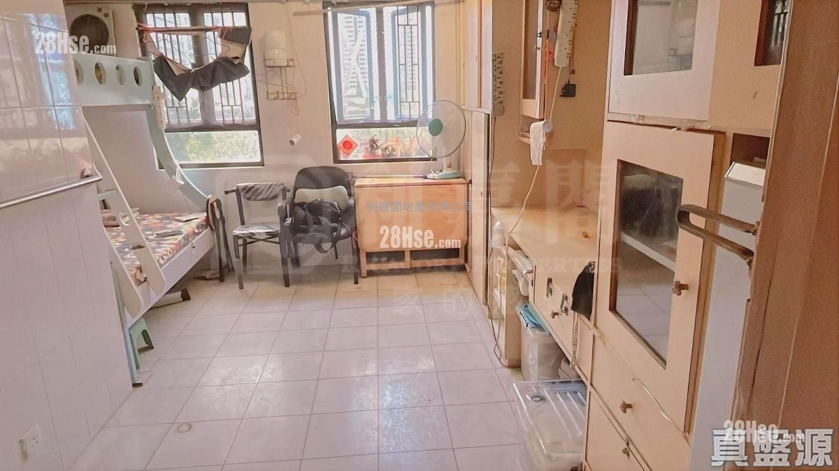 Kam Hoi Building Sell 1 Bathroom 193 ft²