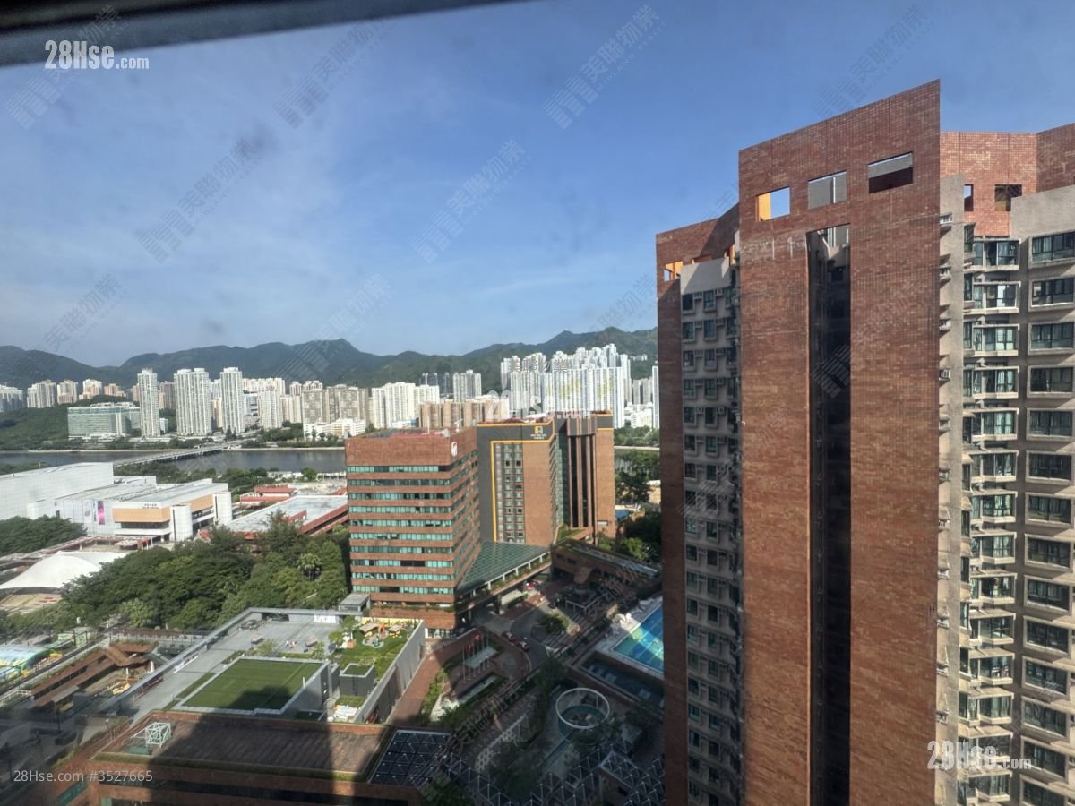 伟华中心 租盘 358 平方尺