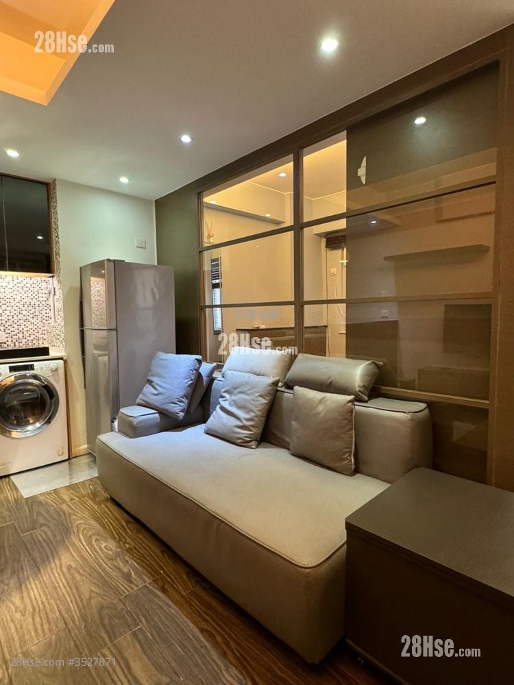 Cactus Mansion Rental 1 Bedroom 304 ft²