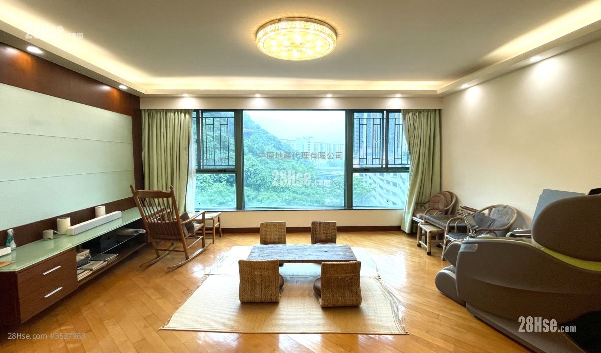 Greenwodd Regency Sell 4 Bedrooms , 2 Bathrooms 1,587 ft²
