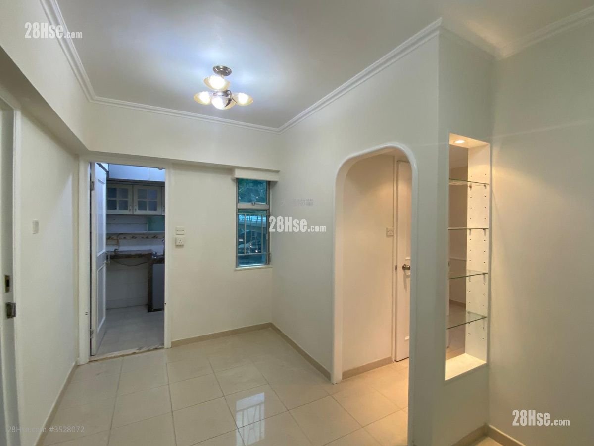 Hip Wo Mansion Sell 2 Bedrooms , 1 Bathroom 337 ft²