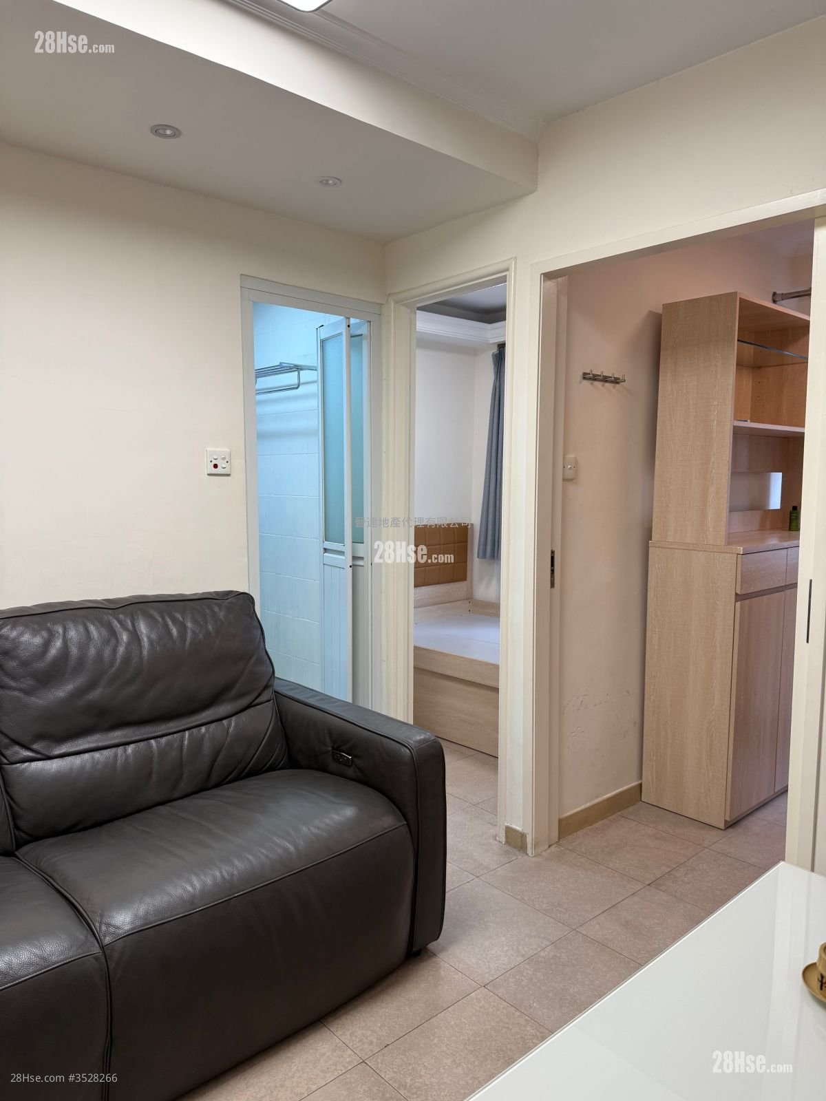 Kin On Building Rental 2 Bedrooms , 1 Bathroom 253 ft²