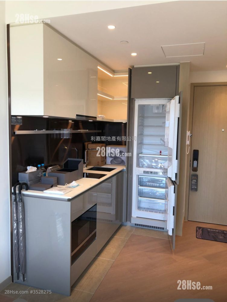 Mount Regency Rental 2 Bedrooms 388 ft²