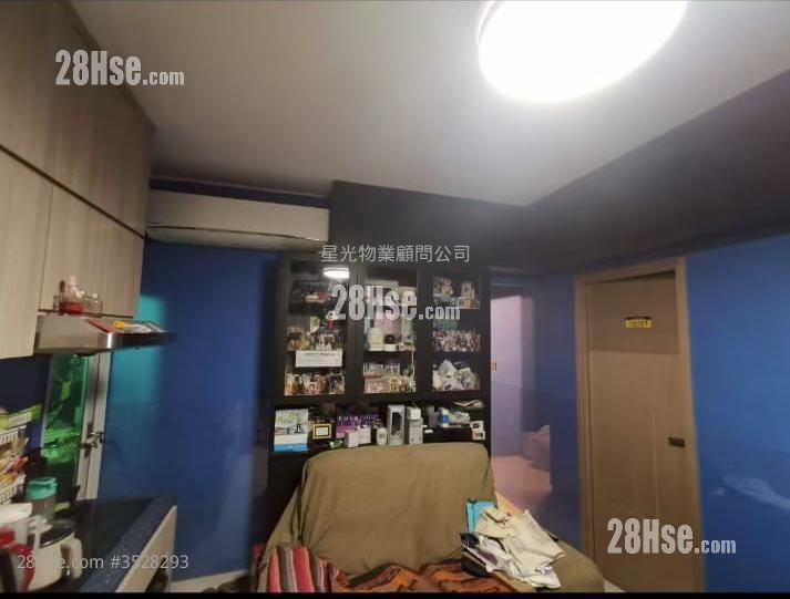 Bee Shing Mansion Sell 4 Bedrooms , 2 Bathrooms 677 ft²
