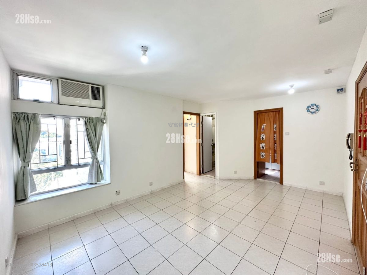 Tak Nga Court Sell 2 Bedrooms , 1 Bathroom 443 ft²