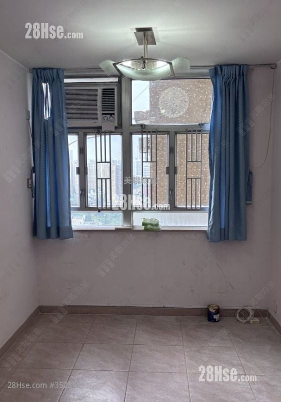 Lung Poon Court Rental 1 Bedroom 340 ft²