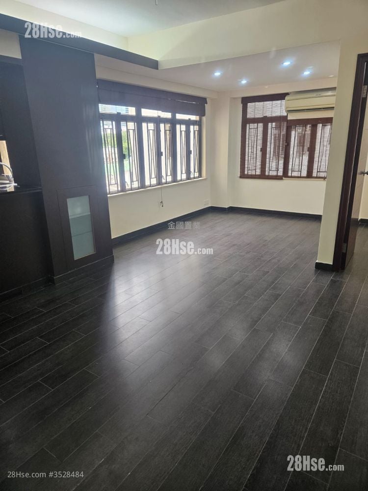 Wong Tat Wing Court Rental 3 Bedrooms , 1 Bathroom 670 ft²