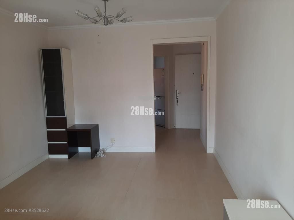 Lok Nga Court Sell 2 Bedrooms 447 ft²