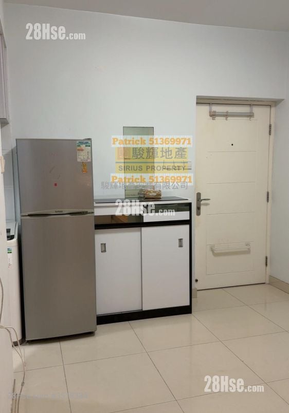 Luxury Court Rental 2 Bedrooms , 1 Bathroom 300 ft²