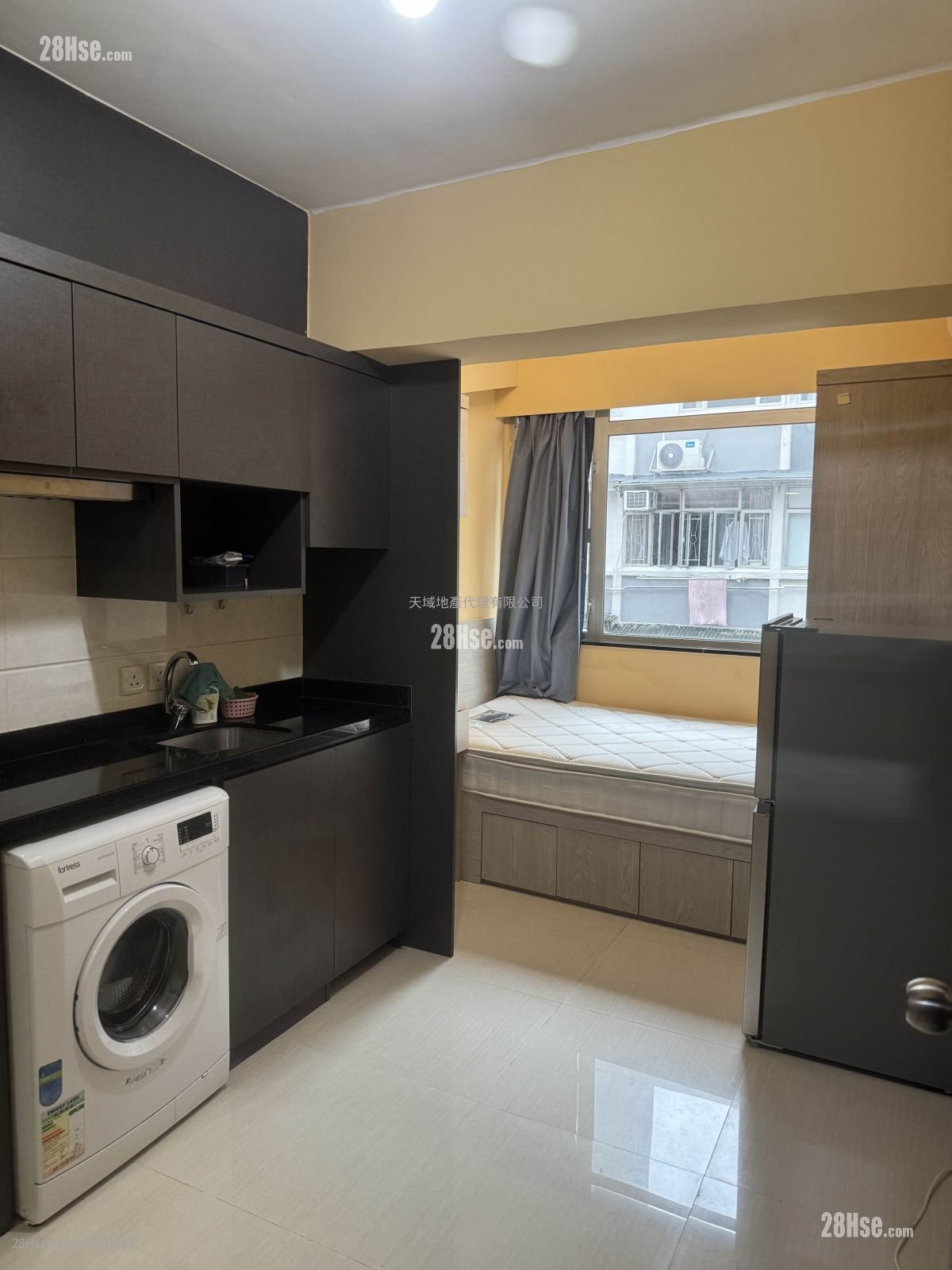 Companion Court Rental Studio , 1 Bathroom 180 ft²