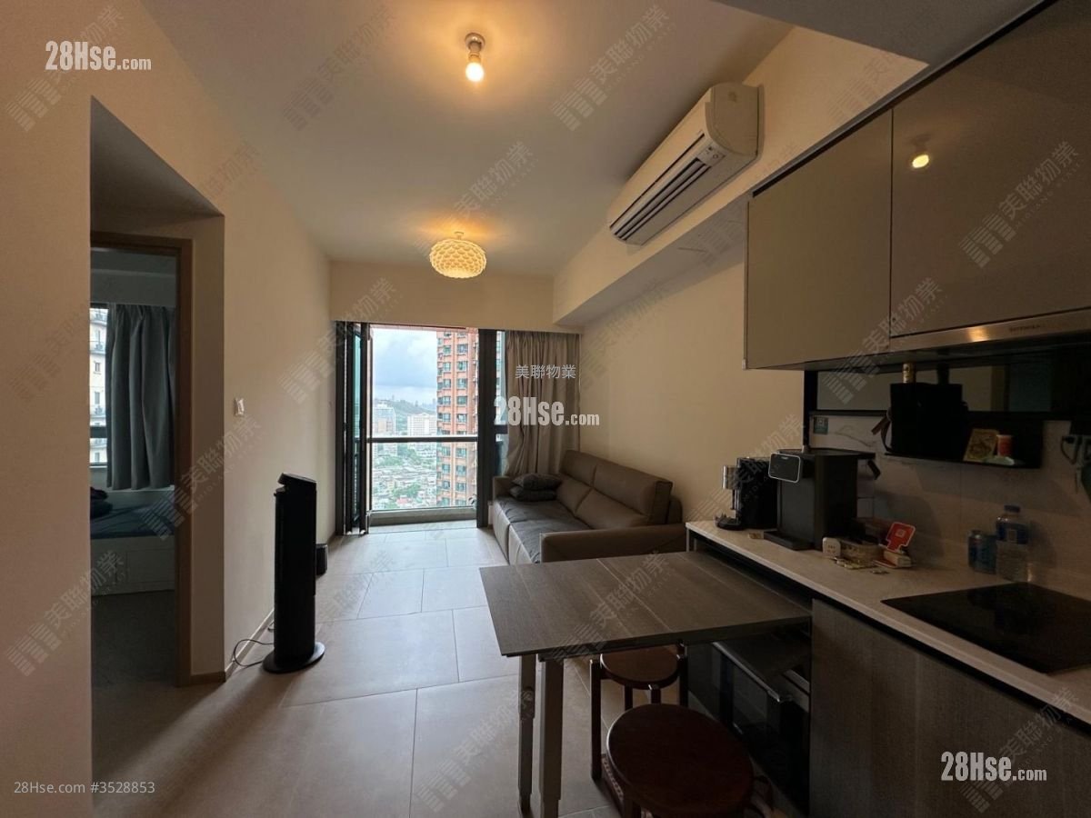 The Yoho Hub Rental 3 Bedrooms , 1 Bathroom 493 ft²