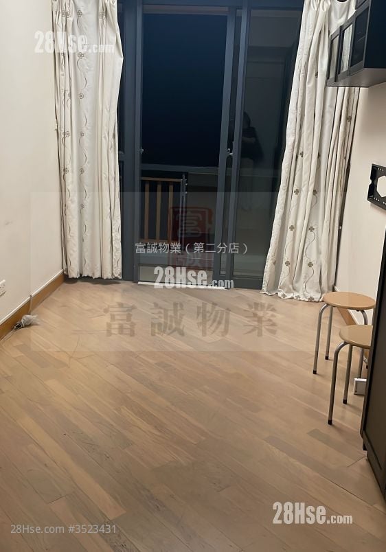 Canaryside Sell 2 Bedrooms , 1 Bathroom 445 ft²