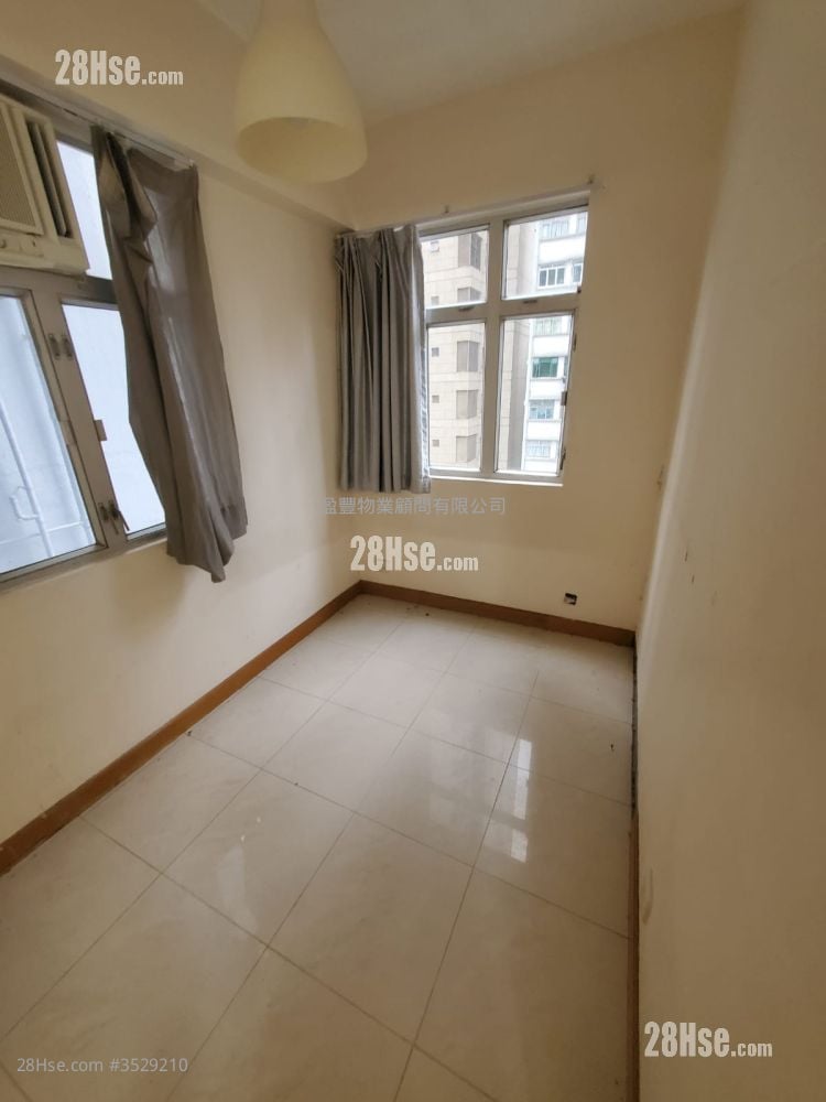 Wah To Building Sell 1 Bedroom , 1 Bathroom 302 ft²