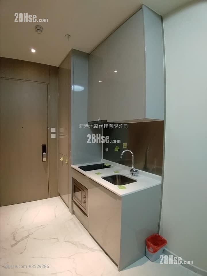 City Hub Rental Studio , 1 Bathroom 268 ft²