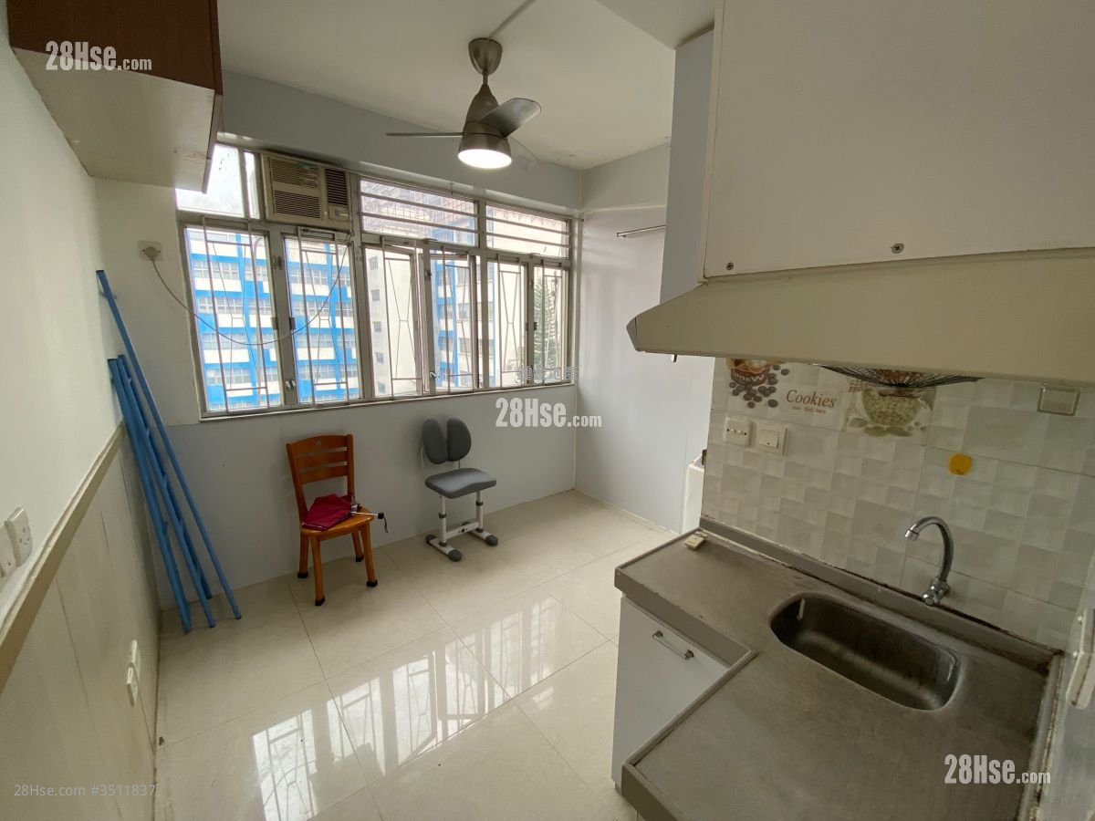 32-42A Tseuk Luk Street Rental Studio , 1 Bathroom 125 ft²