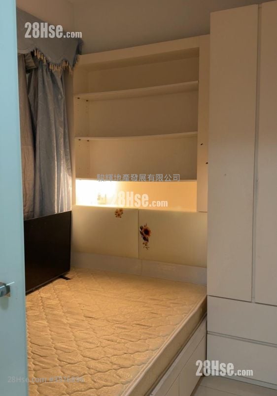 Luxury Court Rental 2 Bedrooms , 1 Bathroom 284 ft²