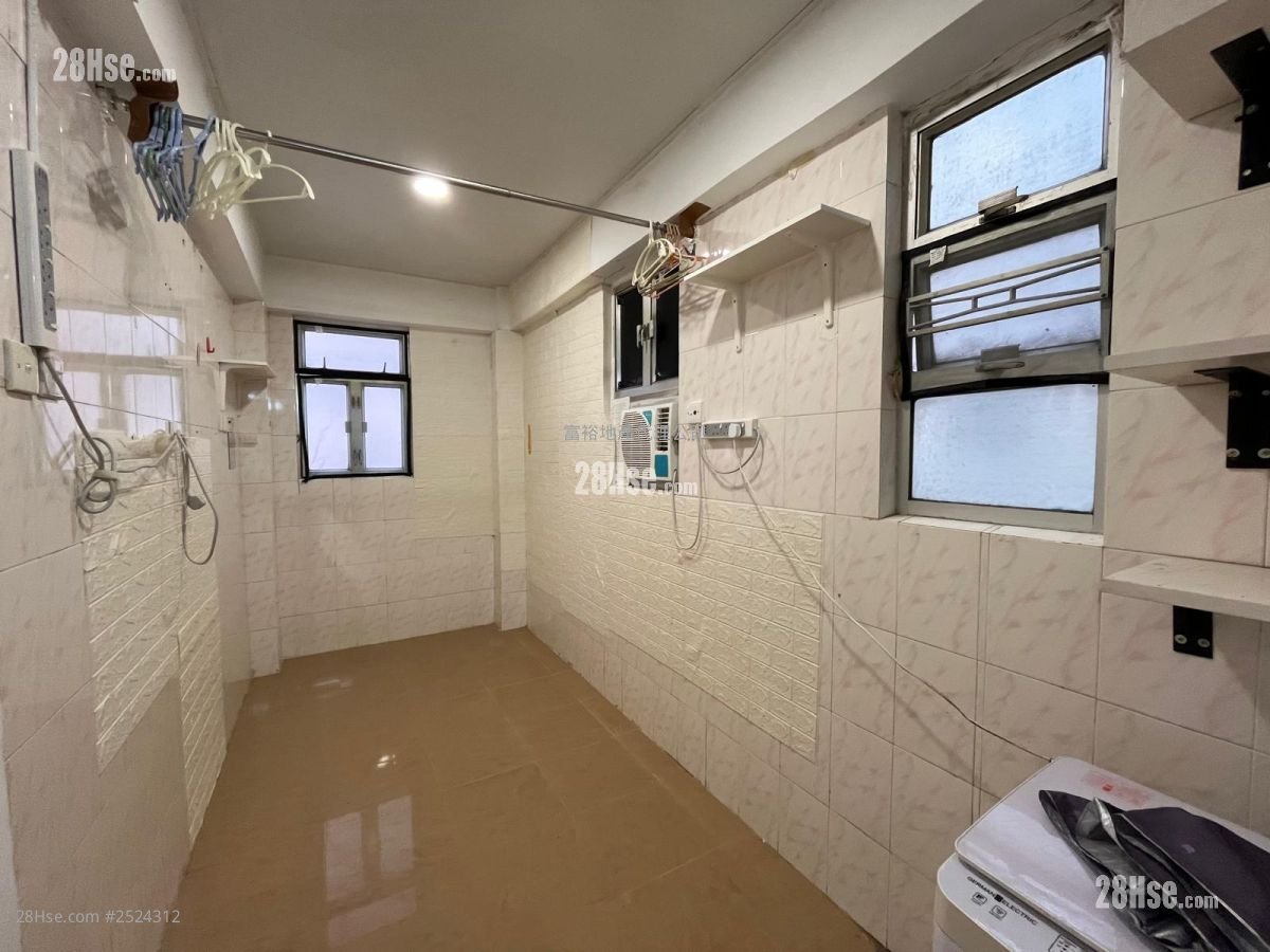 Union Building Rental Studio , 1 Bathroom 110 ft²