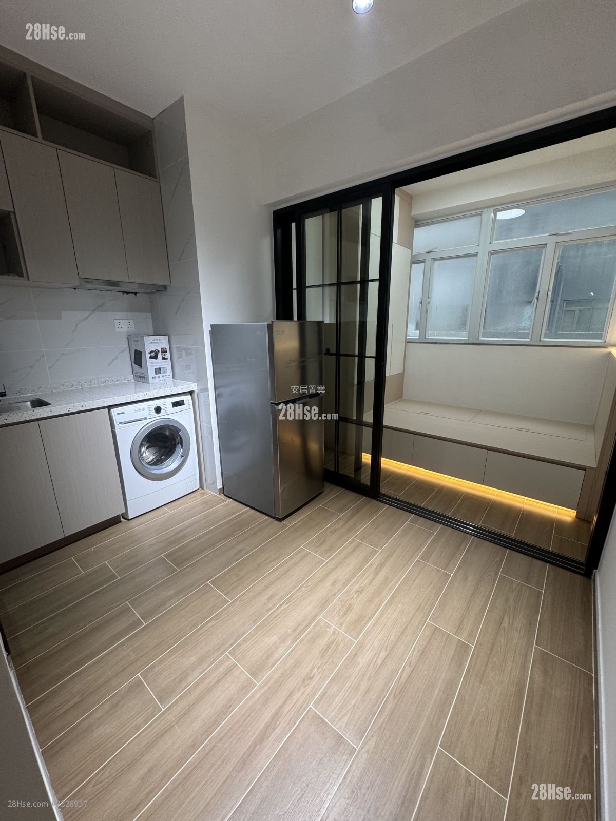 Pak On Building Rental 1 Bedroom , 1 Bathroom 220 ft²