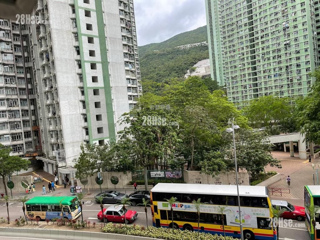 Cheerful Garden Sell 2 Bedrooms , 1 Bathroom 483 ft²