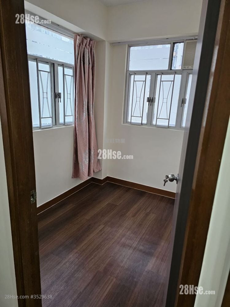 Chiu Tak Mansion Sell 2 Bedrooms , 1 Bathroom 307 ft²