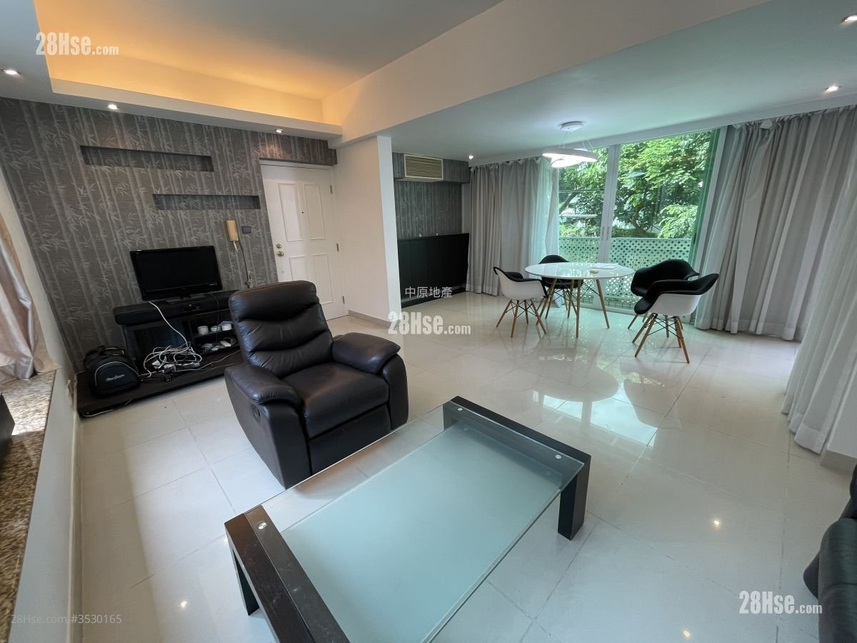 Villa Pinada House Sell 2 Bedrooms , 2 Bathrooms 603 ft²