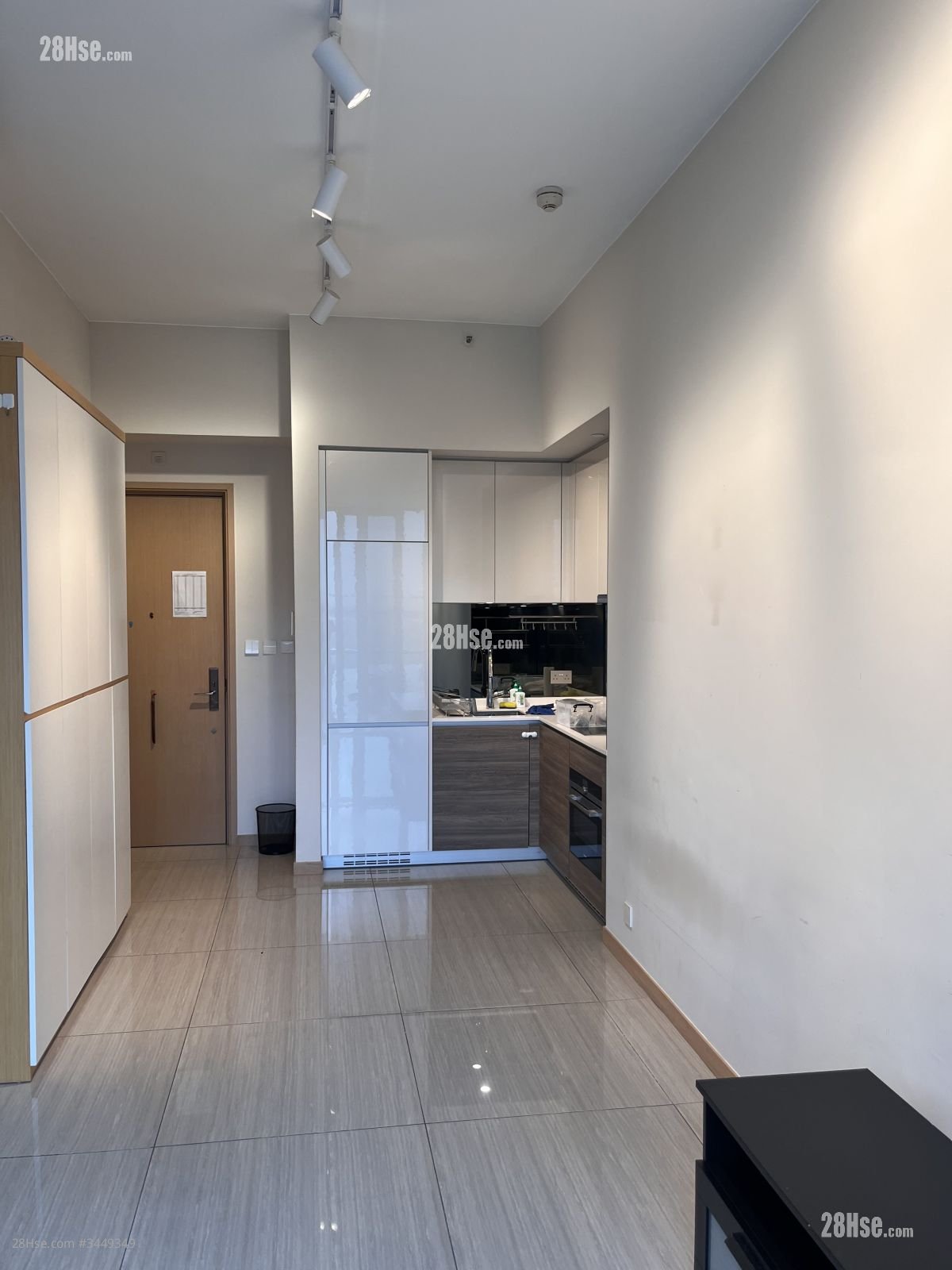 Crescent Green Rental 2 Bedrooms , 1 Bathroom 501 ft²
