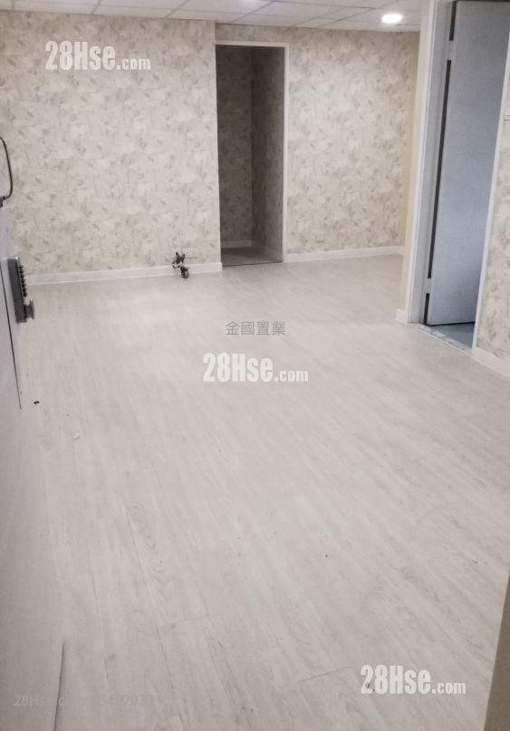 Luxury Court Sell 2 Bedrooms , 1 Bathroom 292 ft²