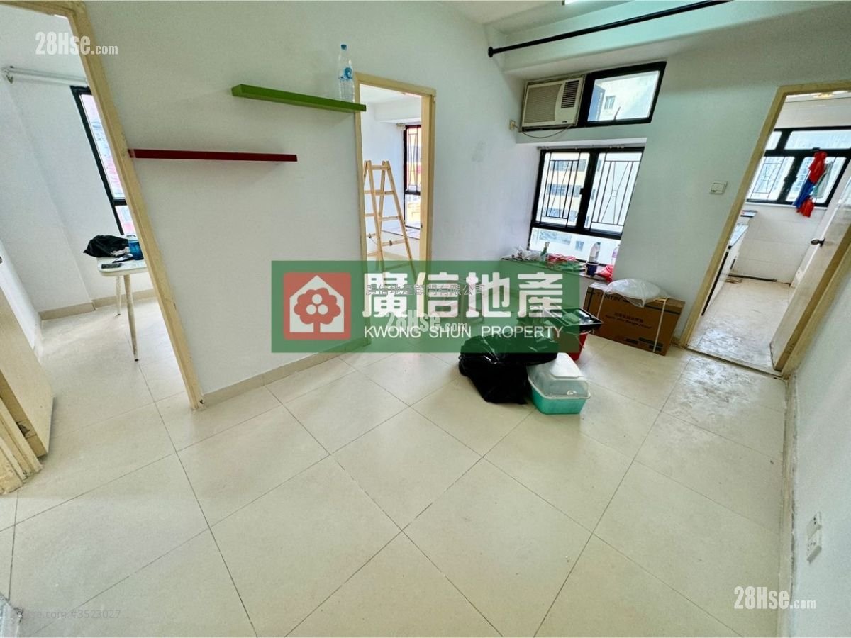 Tak Cheong Court Rental 3 Bedrooms , 1 Bathroom 405 ft²