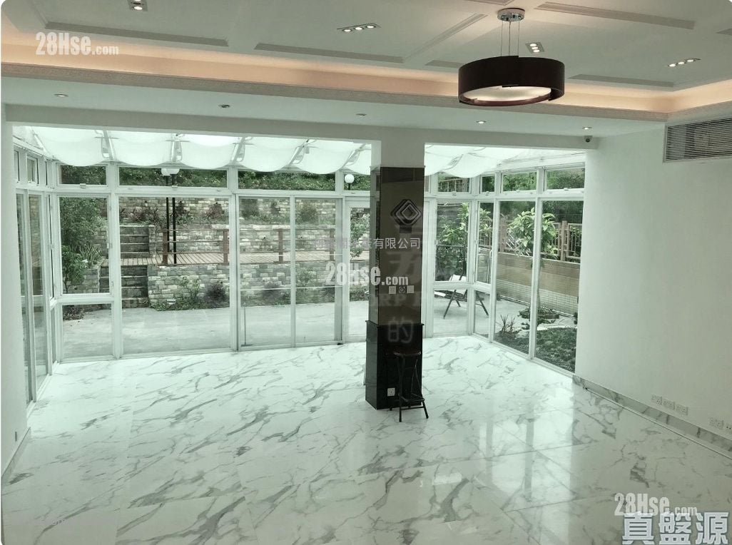 Miami Crescent Rental 5+ Bedrooms , 4 Bathrooms 2,236 ft²