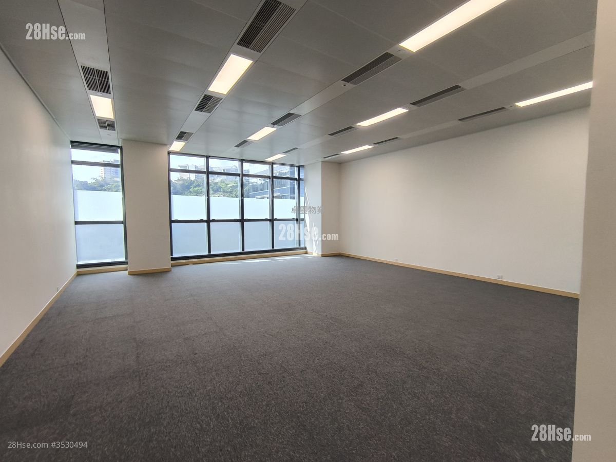 Orient International Tower Rental Studio 943 ft²