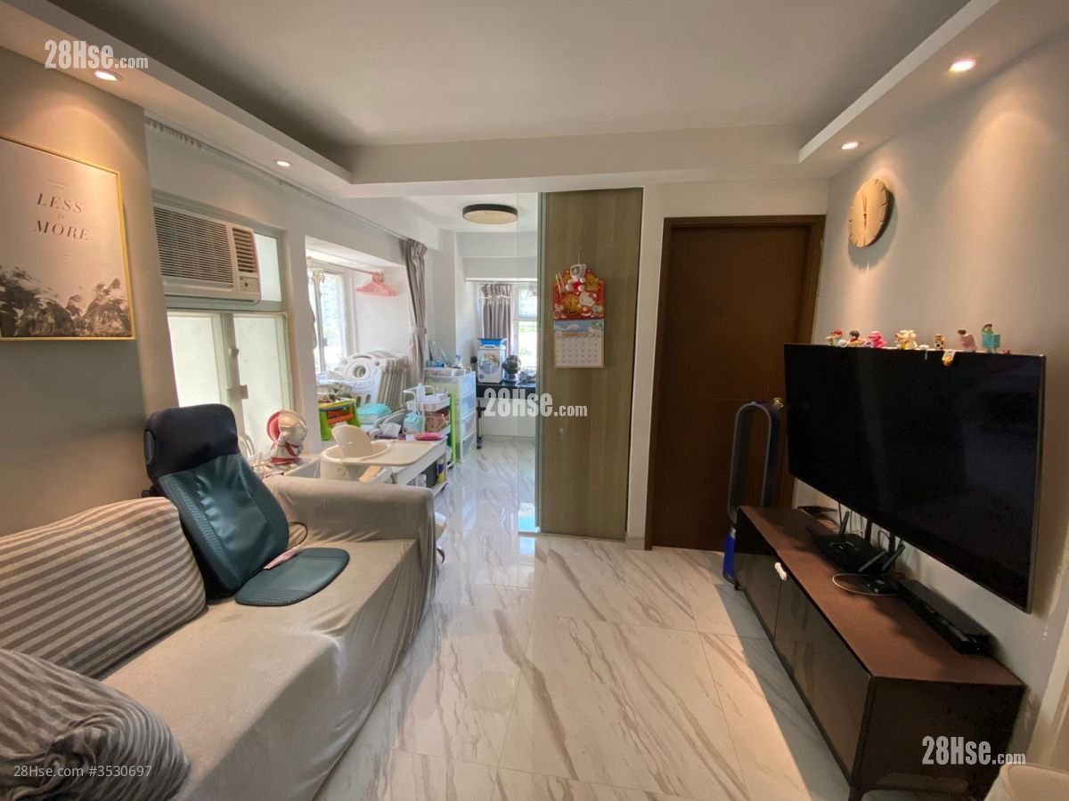 Honley Court Rental 1 Bedroom , 1 Bathroom 300 ft²