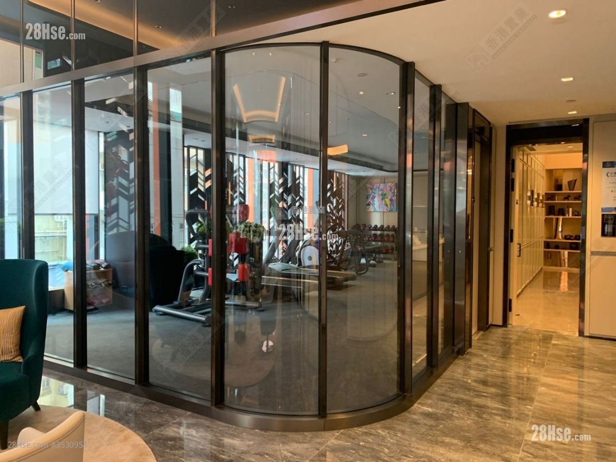 Novum Point Sell 1 Bathroom 181 ft²